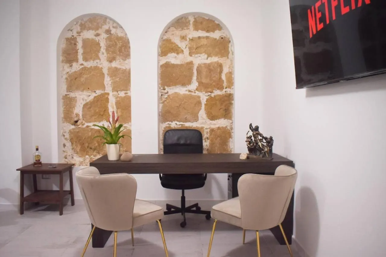 Yllen Rooms Avola