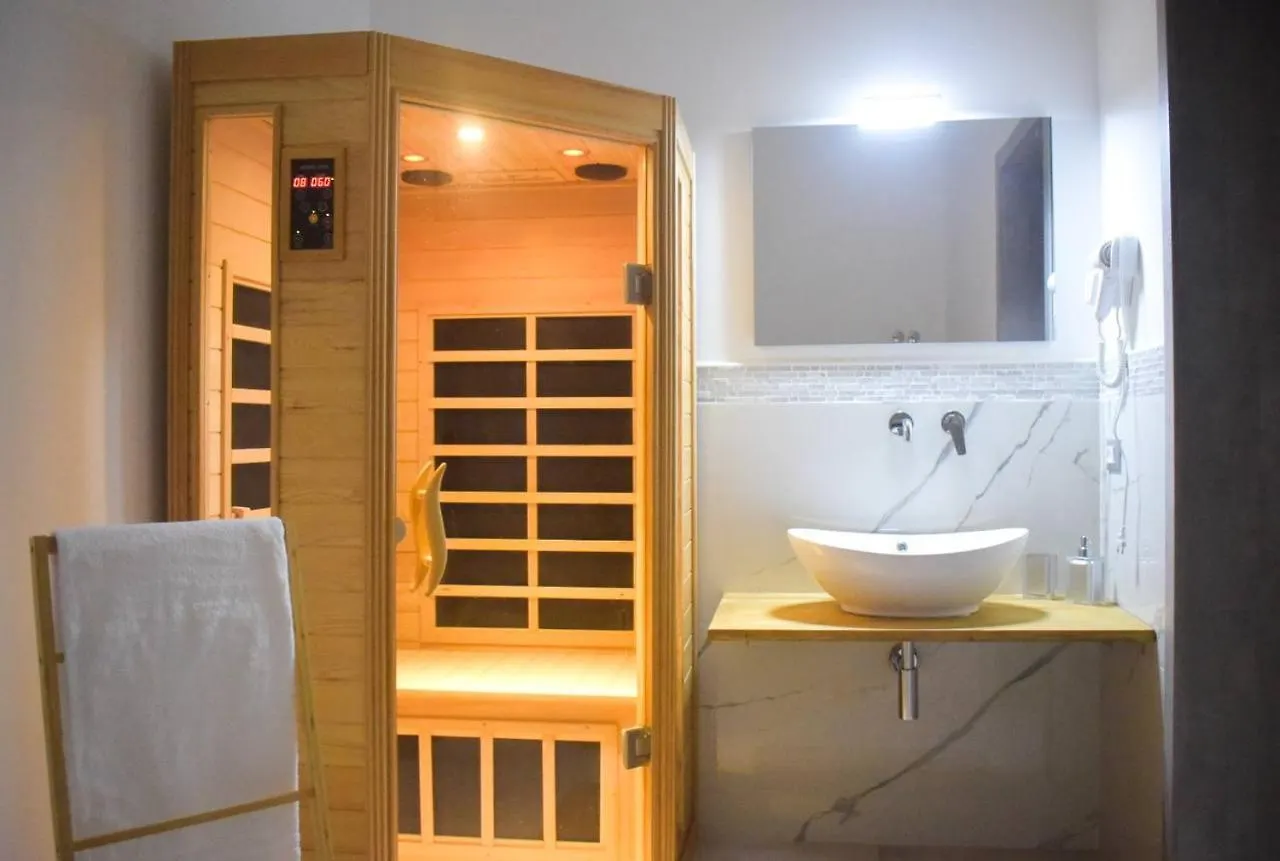 أفولا Yllen Rooms فندق مبيت وإفطار