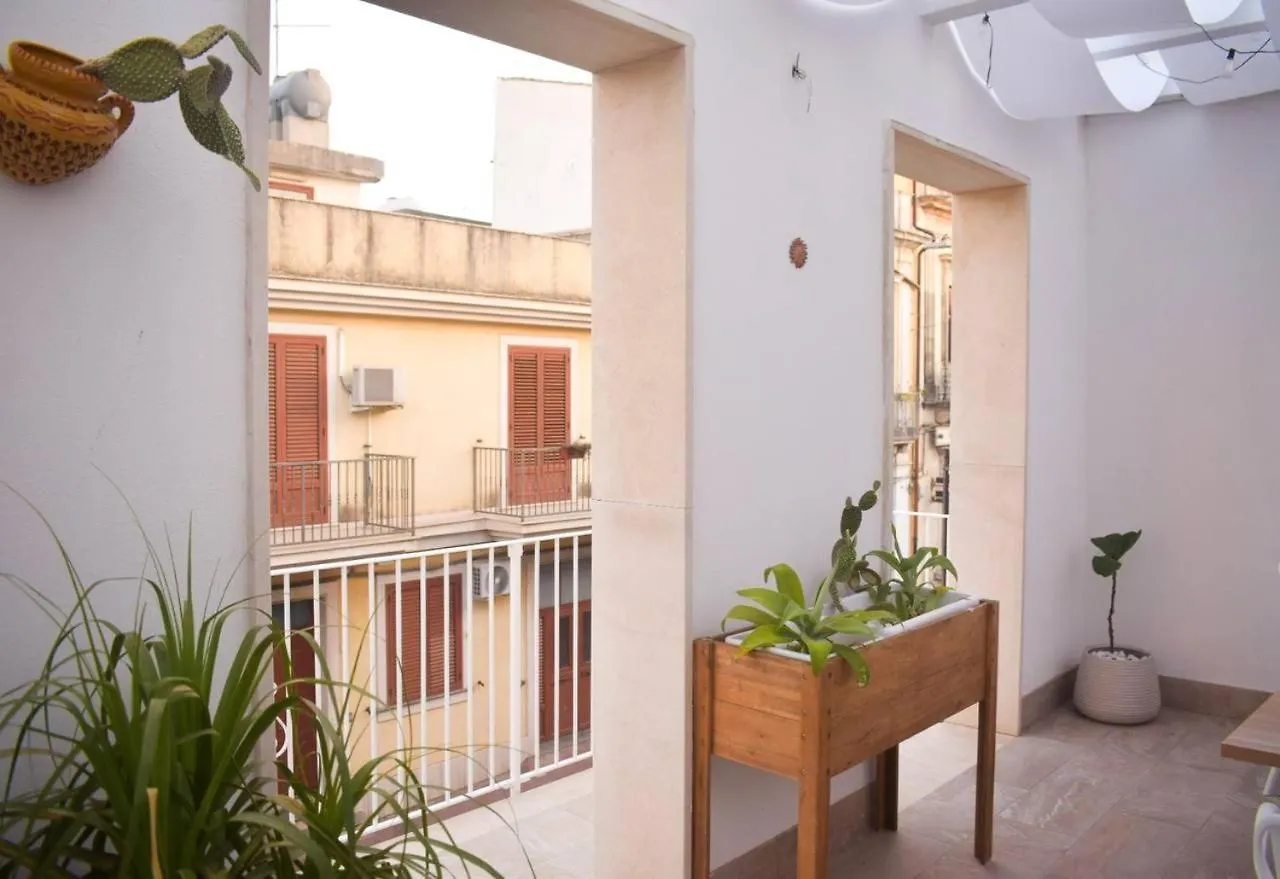فندق مبيت وإفطار أفولا Yllen Rooms