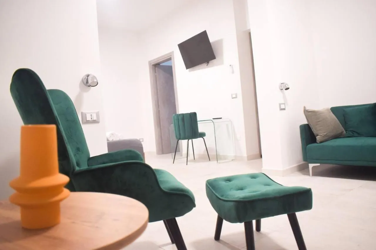 أفولا Yllen Rooms فندق مبيت وإفطار