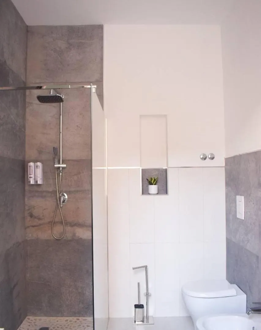أفولا Yllen Rooms فندق مبيت وإفطار