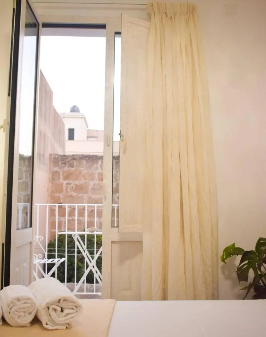 فندق مبيت وإفطار أفولا Yllen Rooms