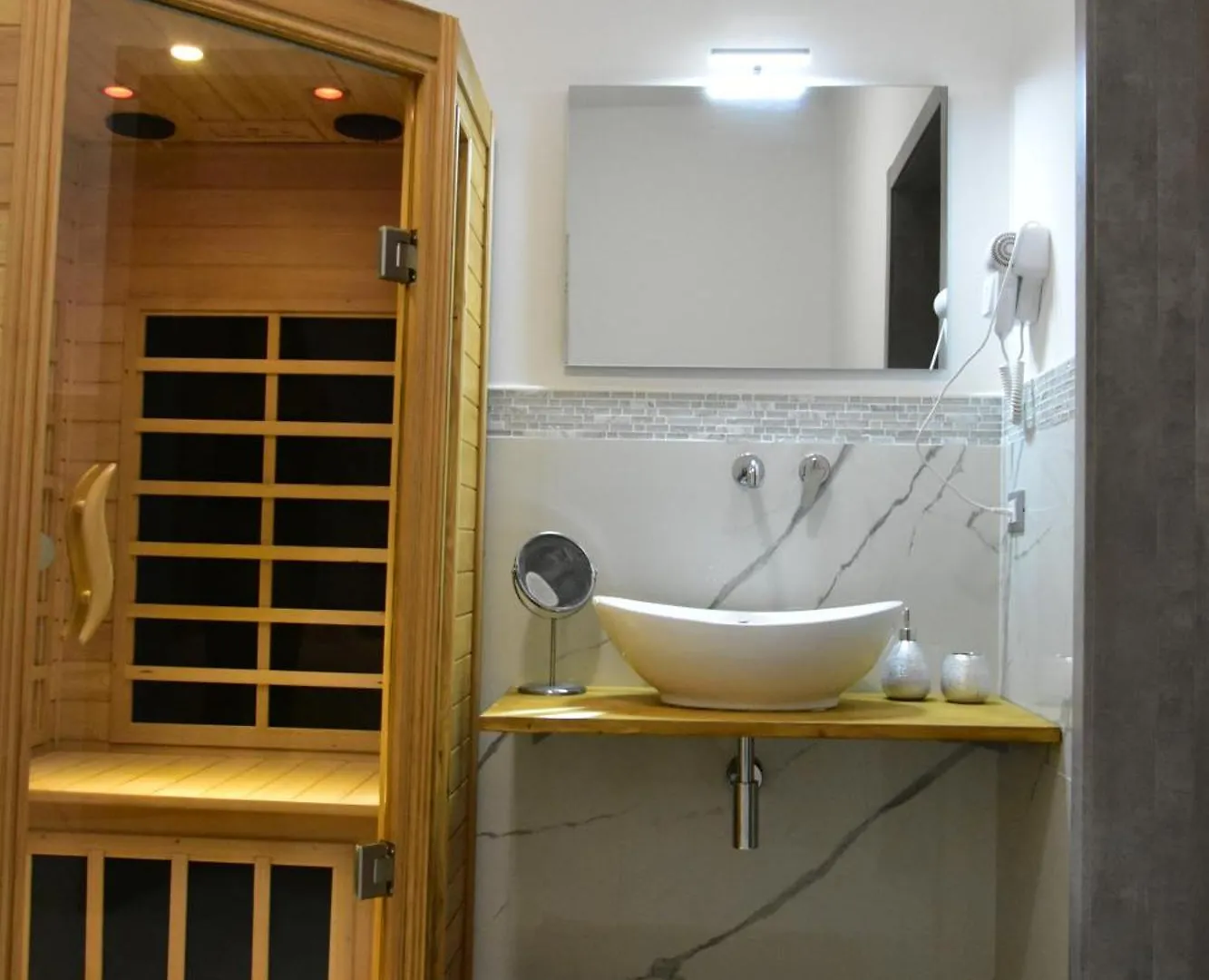أفولا Yllen Rooms 0*,