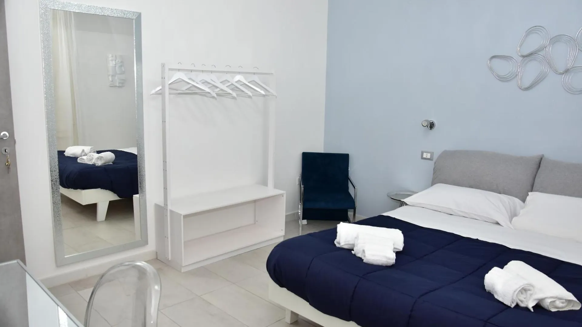 أفولا Yllen Rooms 0*,