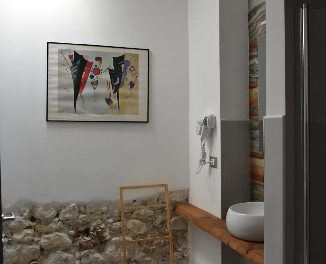 أفولا Yllen Rooms فندق مبيت وإفطار