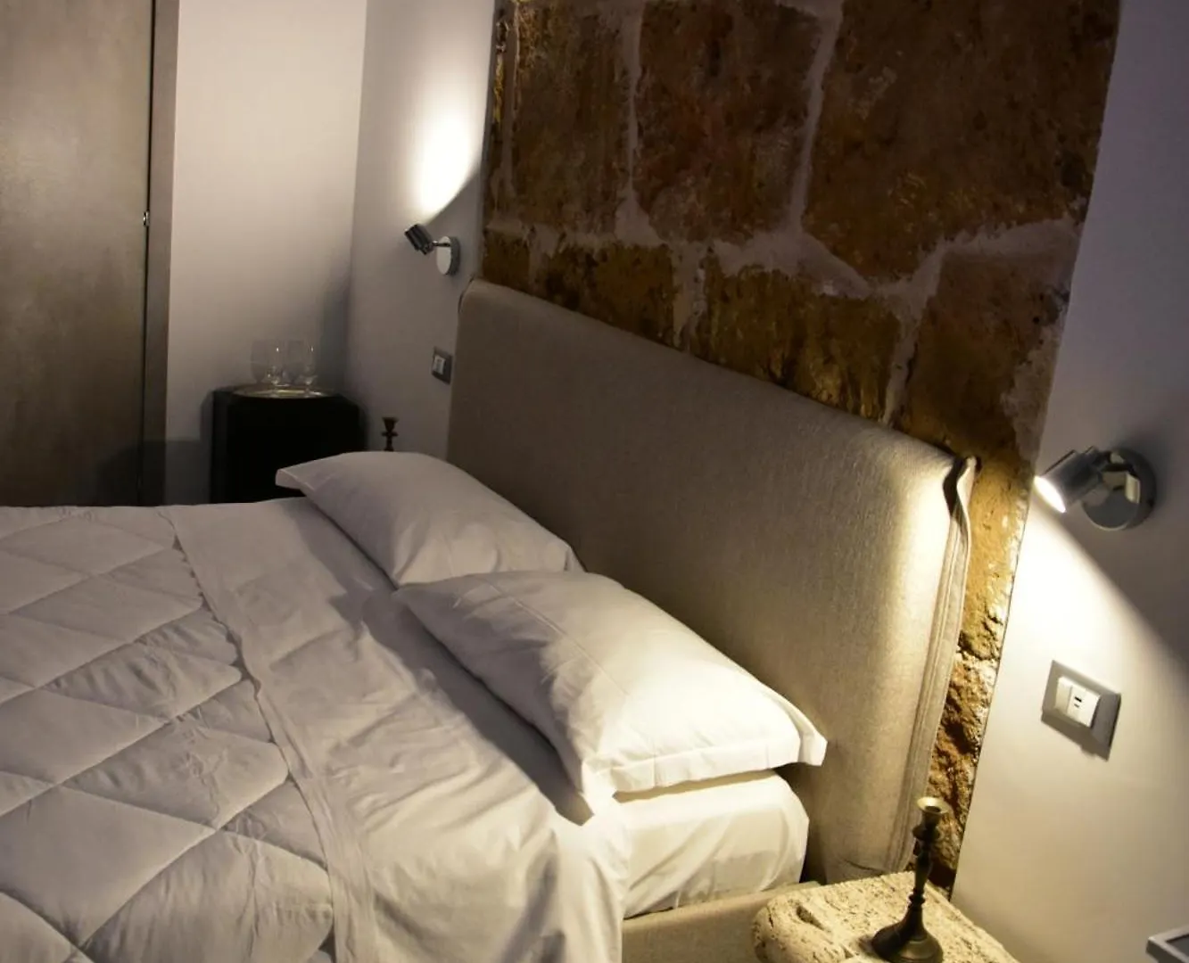 فندق مبيت وإفطار أفولا Yllen Rooms
