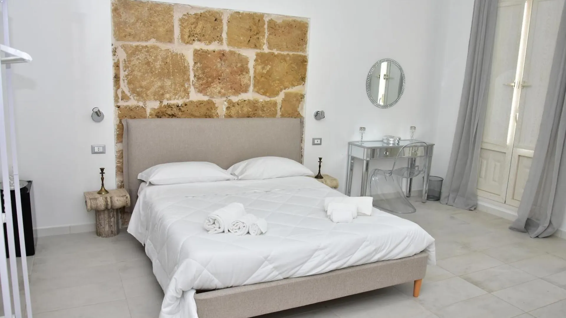 أفولا Yllen Rooms 0*,  إيطاليا