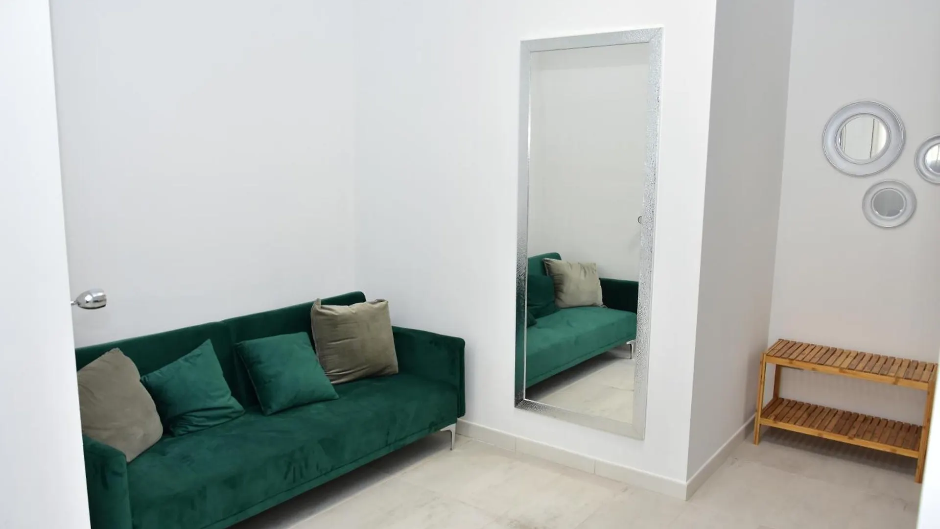 أفولا Yllen Rooms فندق مبيت وإفطار