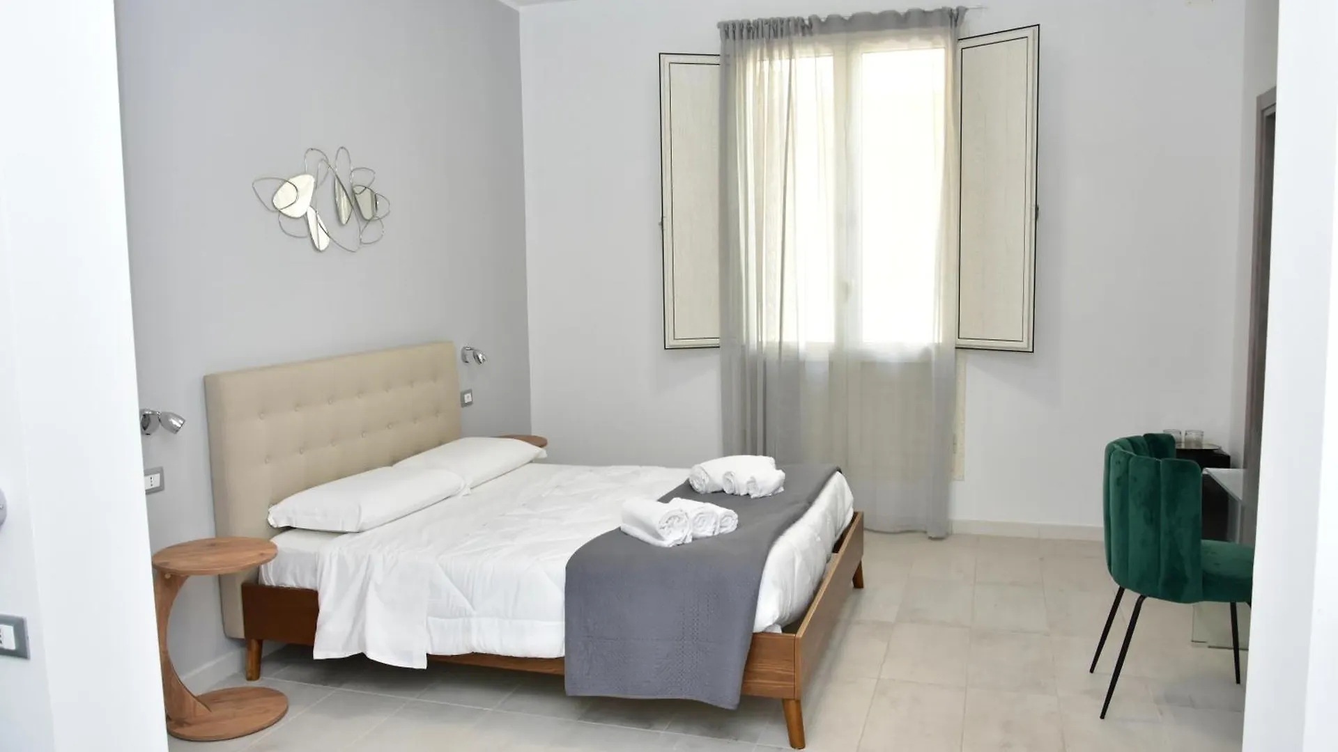 أفولا Yllen Rooms إيطاليا