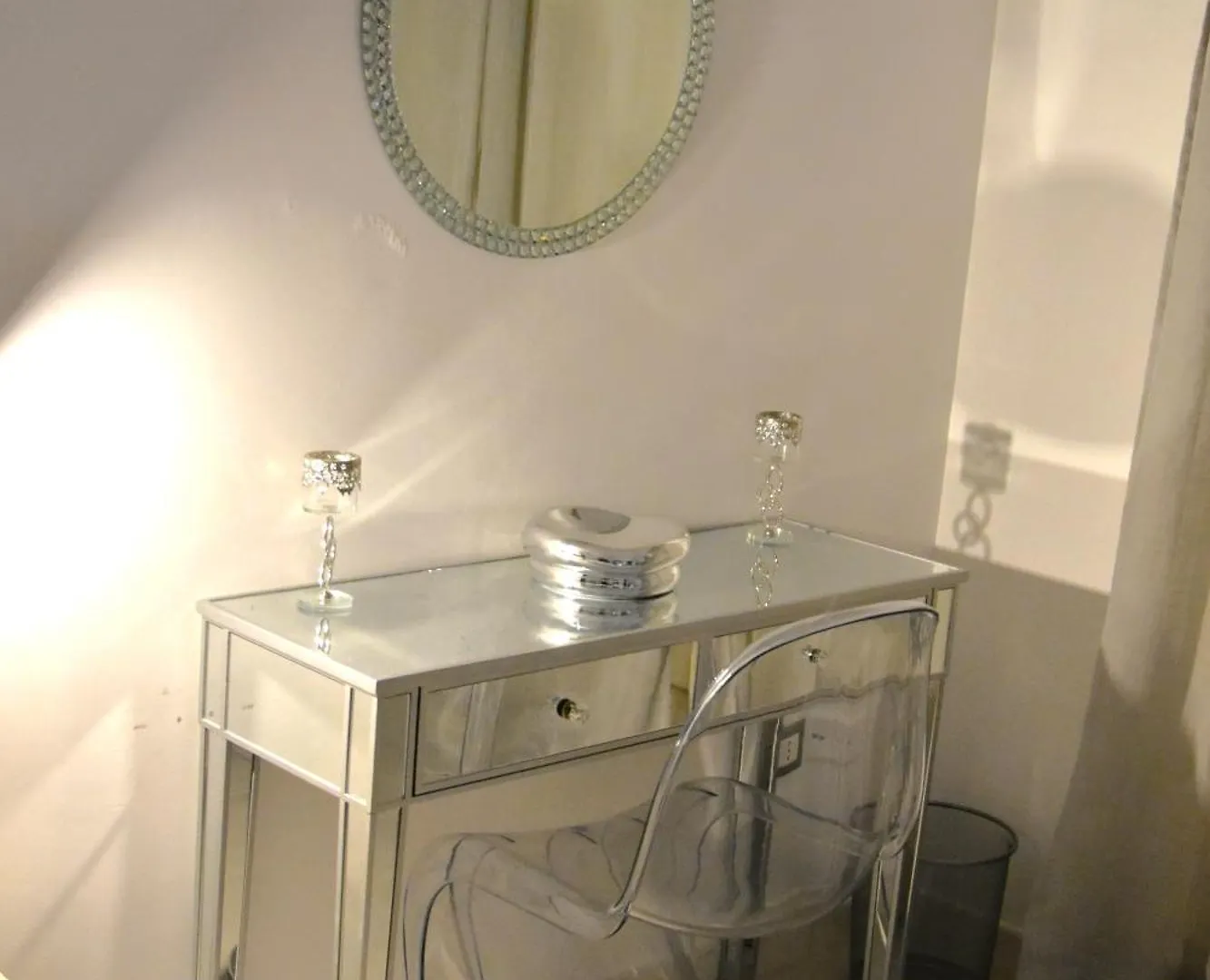 أفولا Yllen Rooms إيطاليا